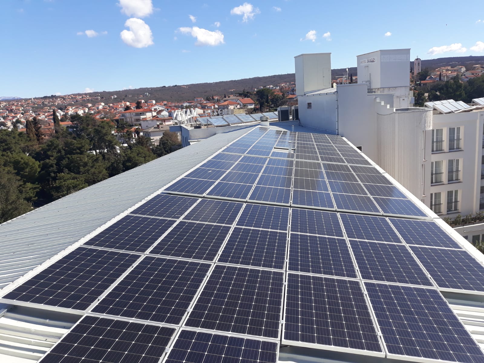 پنل خورشیدی-- کاماپرس