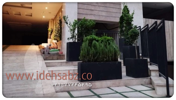 کاربرد فلاور باکس در ورودی ساختمان- کاماپرس