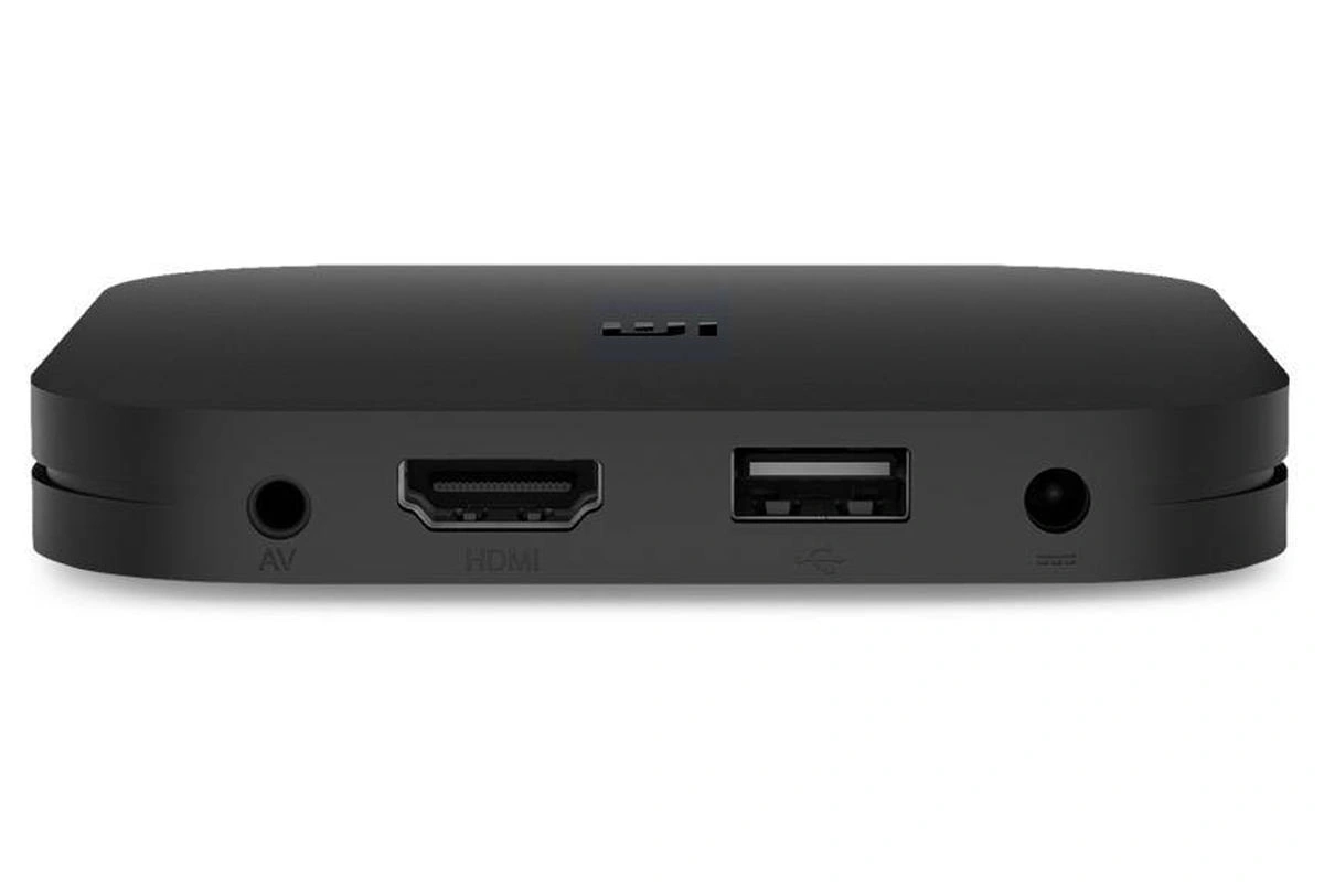 پشت می باکس اس که درگاه‌های HDMI، USB، برق و جک ۳٫۵ میلی‌متری آن را نمایش می‌دهد.