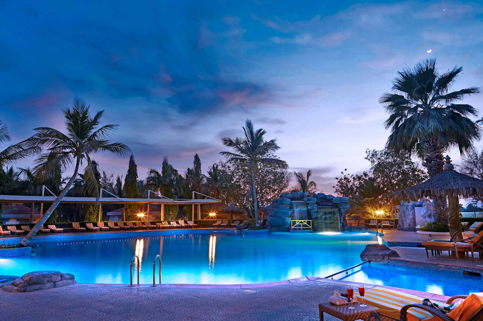 اقامت عمان-کاماپرس