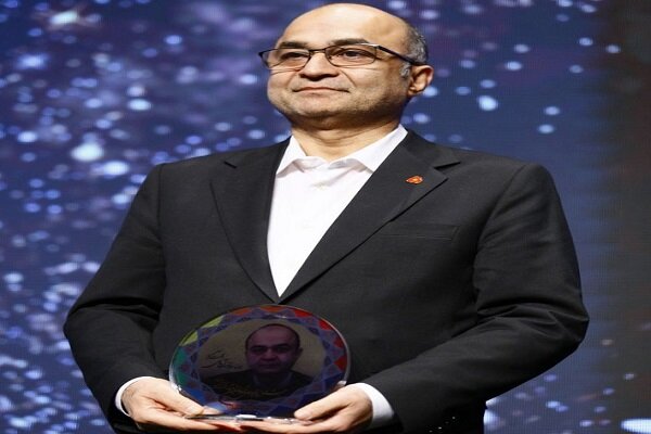 رضا دولت ابادی کیست؟-کاماپرس