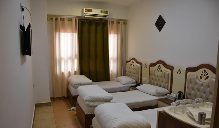 رزرو هتل ارض القداح نجف-کاماپرس