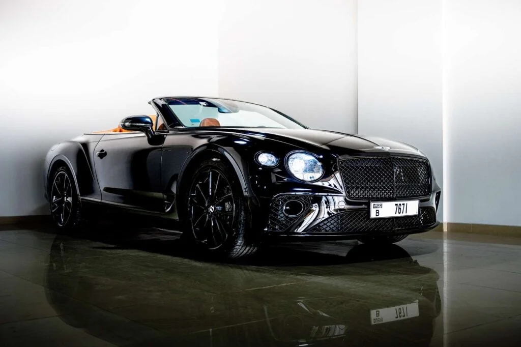 کرایه ماشین در دبی - کاماپرس