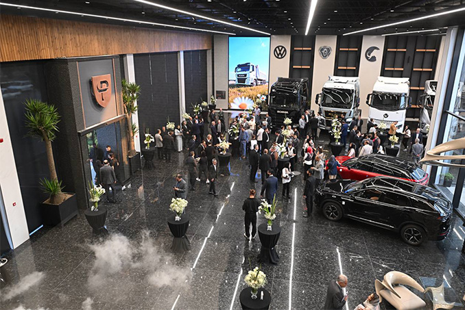 افتتاح شوروم شرکت پارتاک دیزل سپهر در اصفهان - کاماپرس