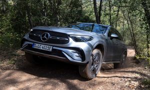 بیراهه نوردی جنون آمیز با شاسی بلند مرسدس بنز GLC مدل 2023 (ویدیو)