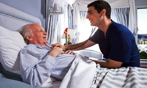 خدمات درمانی و مراقبتی در منزل را از حرفه‌ای‌ها بخواهید