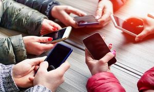 بهترین گوشی ‌های میان‌ رده بازار را بشناسید