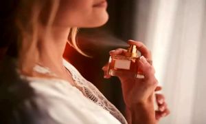 پرفروش ترین عطر های زنانه بازار کدامند؟ (اردیبهشت)