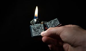 چگونه فندک زیپو اصل را از تقلبی تشخیص دهیم؟