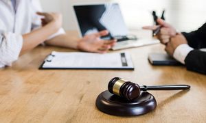 7 نکته مهم برای انتخاب بهترین وکیل در تهران
