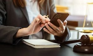 شماره وکیل از چه کسی بگیریم؟