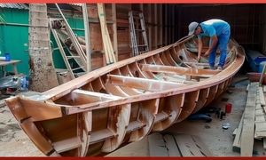 مراحل تبدیل تانکر به قایق (ویدیو)
