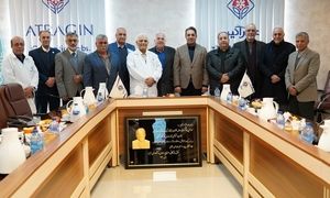 تجلیل از کامکار به عنوان کارآفرین پیشکسوت استان البرز