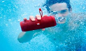 ۴ اسپیکر ضدآب باکیفیت برای استفاده در حمام