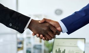 حضور مدیرعامل هلدینگ ارتباط فردا در پنل فناوری اطلاعات و صنعت مالی کیش