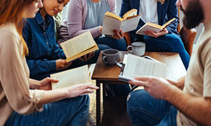 جلسه نقد و بررسی کتاب «جنون بزرگ» در نشر نی