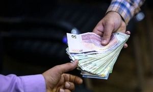 مقایسه حداقل حقوق وزارت کار با نرخ تورم و دلار در پنج سال اخیر