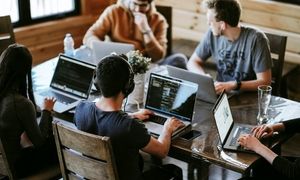 آغاز دوره هکاتون عامل‌ های هوشمند مدل‌ های زبانی بزرگ دانشگاه شریف