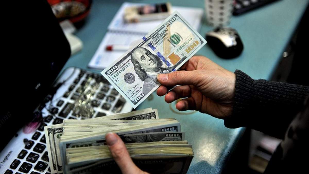 صعود قیمت دلار در اولین روز کاری هفته