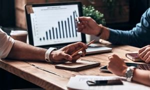 حمایت دکتر کلابز از کسب و کارهای نوپا
